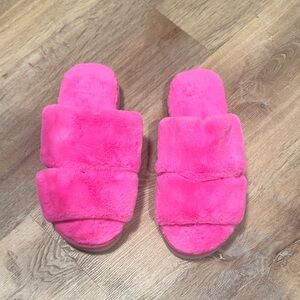 Cozy Pink Super Soft Women's Slippers Size 11